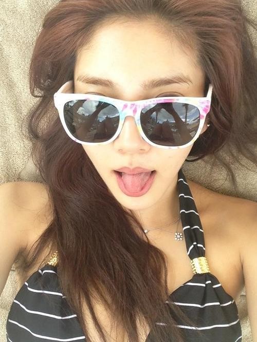 Son Dam Bi Self Camera In A Bikini Under The Blazing Sun Kpopstarz