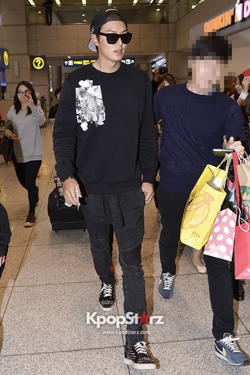 Lee Min Ho's Airport Fashion Mischievous Boy? Sep 27, 2013 [PHOTOS ...