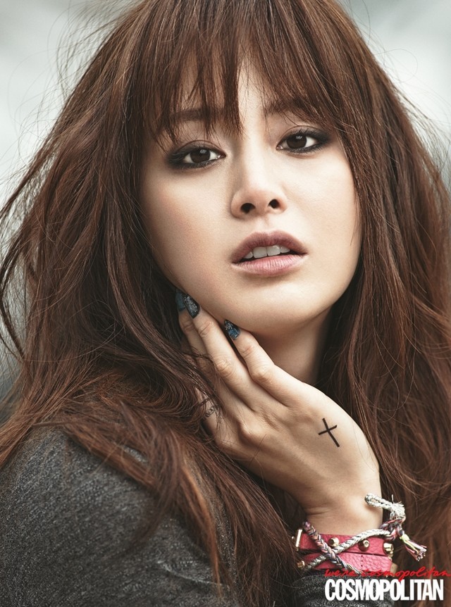 Kim Tae Hee Beautiful Even With Messy Hair Sexy Yet Tough [photos] Kpopstarz