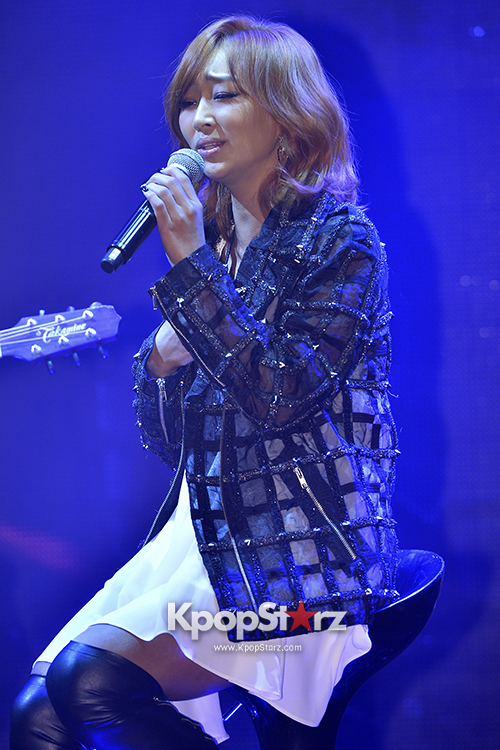 Sistar S Hyorin Sings Lonely For The 1st Solo Album Loveandhate Media Showcase Nov 26 2013
