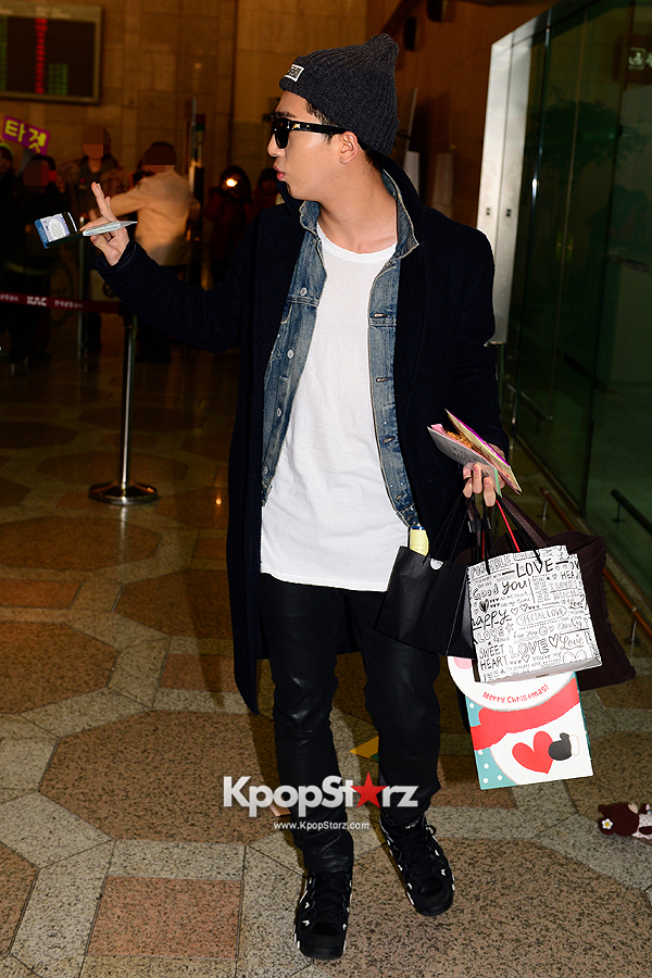 B1A4 at Gimpo Airport Depart to Japan for Christmas Event in Yokohama ...