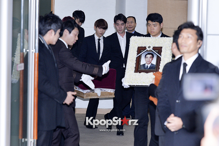 Super Junior Attends Funeral Ceremony of Leeteuk's Father and