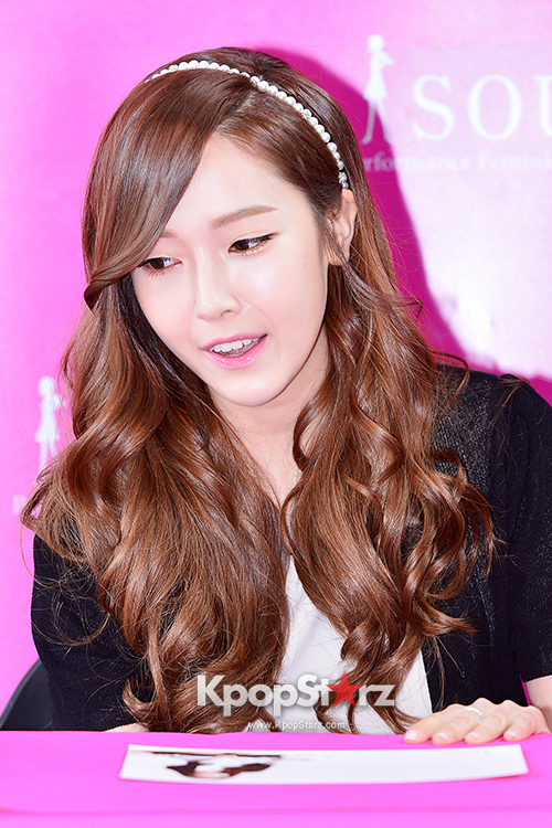 Girls Generation(SNSD) Jessica Holds Autograph Session for 'Soup' - Apr ...