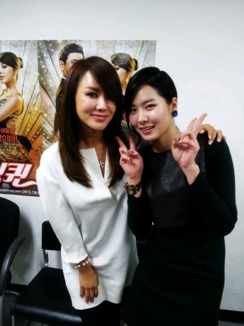 Uhm Jung Hwa flaunts her ageless beauty next to Kim Yeh ...