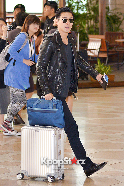 Super Junior-M at Gimpo Airport Heading to Beijing for Kugou Music ...