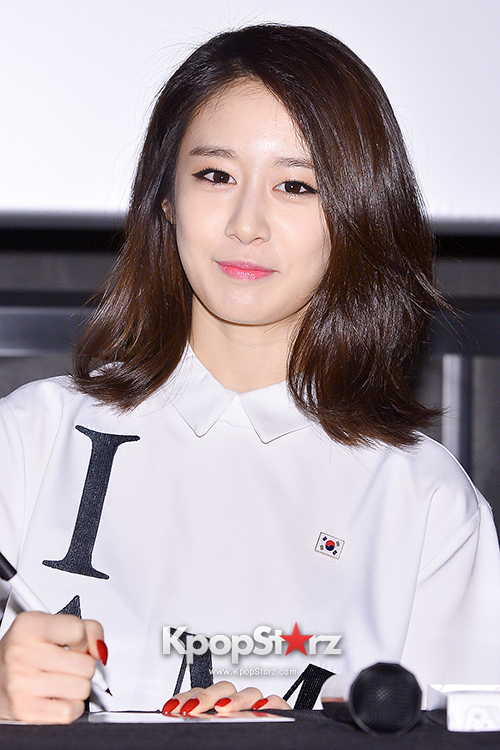 T-ara's Jiyeon Holds '1Min 1Sec' Fansign at Lotte Cinema - Jun 6, 2014 ...