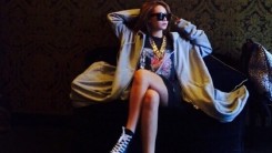 2NE1 CL Shows Off Her Fashionista Looks