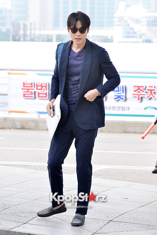 Jung Woo Sung at ICN Airport Heading to Toronto - Sep 05 ...