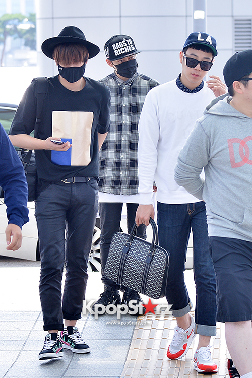 BlockB at Incheon Airport heading to Russia for Fan meeting Showcase