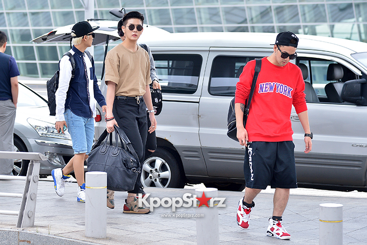 NU'EST at ICN Airport Heading to Mexico - Sep 17, 2014 [PHOTOS] | KpopStarz