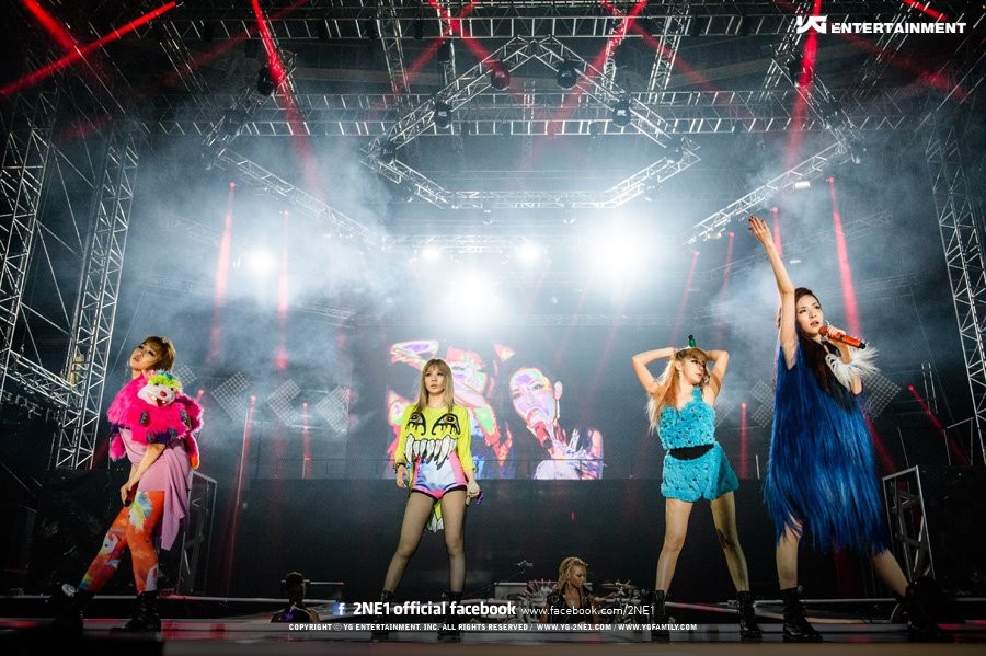 Successful Start for 2NE1 'New Evolution' World Tour in Seoul [13PHOTOS