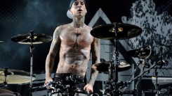 travis barker plane crash