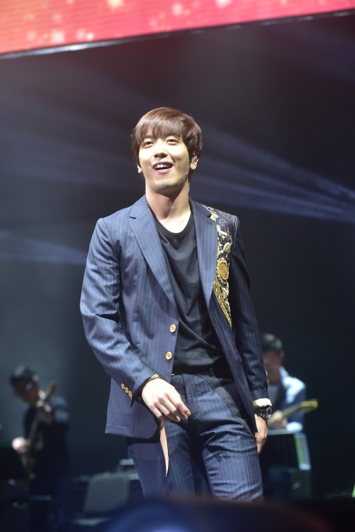 CNBLUE Singer Jung Yong Hwa 1st Solo Concert In Singapore May 31, 2015 ...