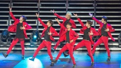 VIXX performing at KCON NY. 