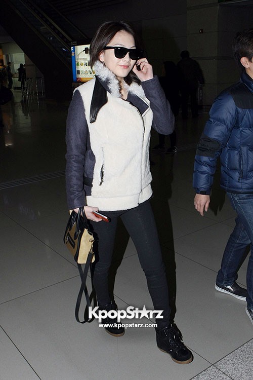 KARA Looks Beautiful Leaving for MBC's 'Music Core' in Vietnam [PHOTOS ...