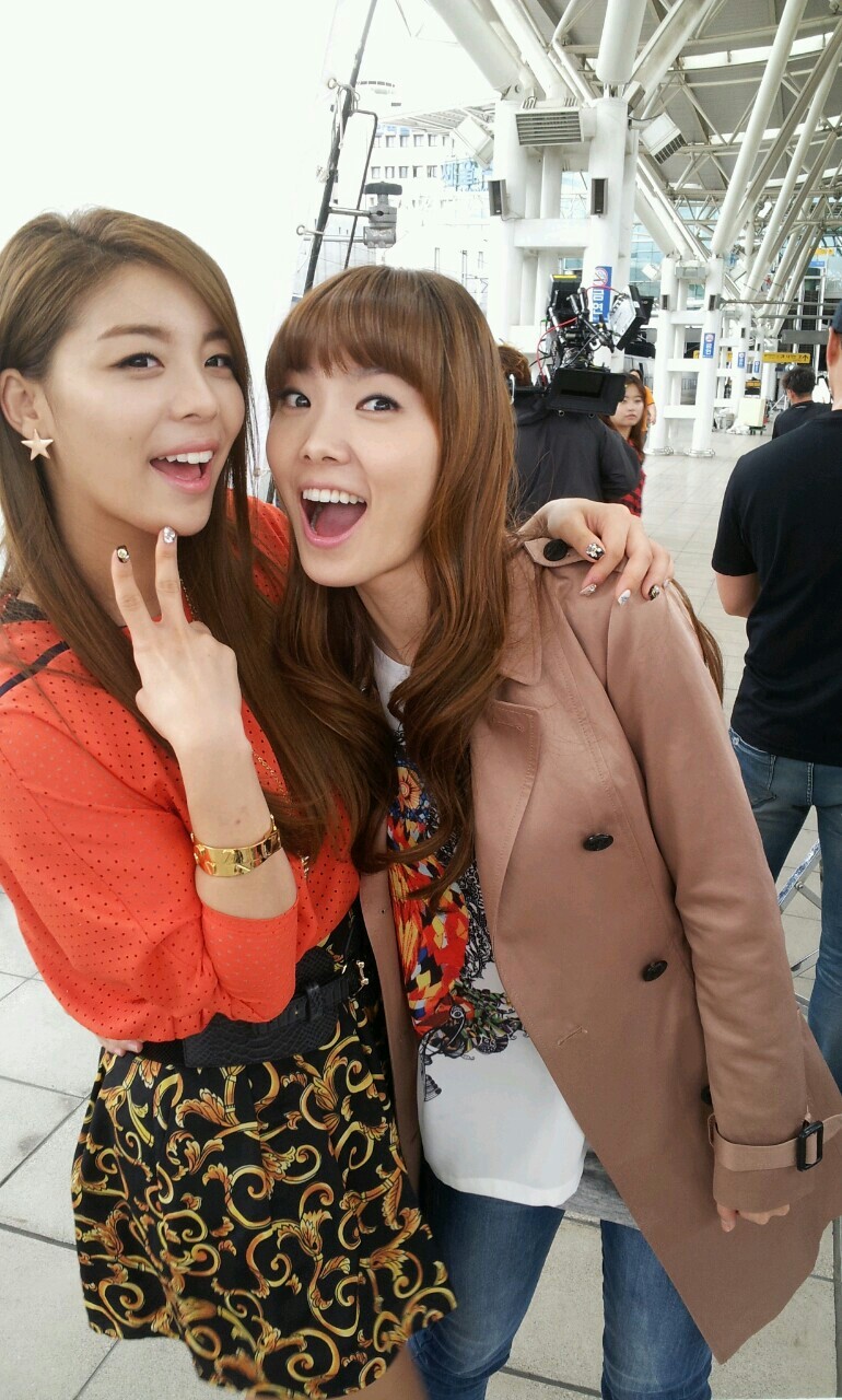 Ailee-Shin Bora Behind the Scenes, 'Don't We Look Like Sisters