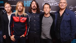 Nate Mendel, Taylor Hawkins, Dave Grohl, Chris Shiflett, and Pat Smear at the Foo Fighters 