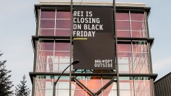 REI Closing announcement for Black Friday 2015.