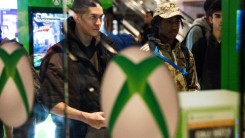 Mirosoft's New X-Box Holds Midnight Sales Launch In New York's Times Square