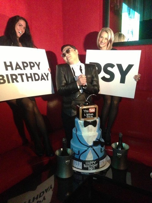 Psy Celebrates Birthday with Beautiful Ladies in Vegas, 'Too Happy