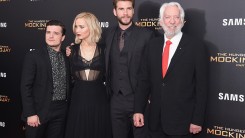 Hunger Games Josh Hutcherson, Jennifer Lawrence, Liam Hemsworth, and Donald Sutherland