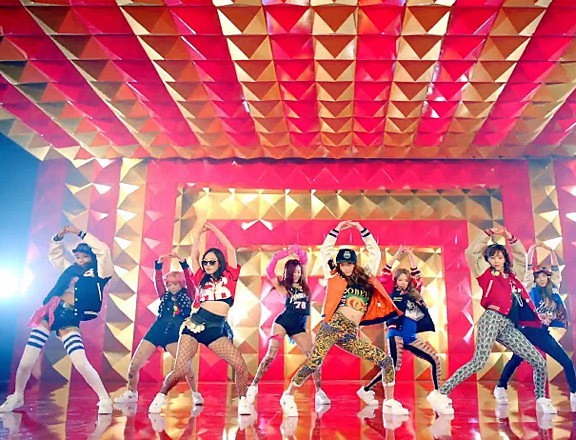 Matematisk faktum Maori Girls' Generation's 'I Got a Boy' MV Features Vivienne Westwood Collection  | KpopStarz