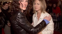 Julia Roberts and Jennifer Aniston at the premiere of 'The Mexican' at the National Theater in Los Angeles, Ca. 2/23/01. 