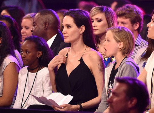  (L-R) Zahara Marley Jolie-Pitt, actress Angelina Jolie and Shiloh Nouvel Jolie-Pitt in the audience during Nickelodeon's 28th Annual Kids' Choice Awards held at The Forum on March 28, 2015 in Inglewood, California.