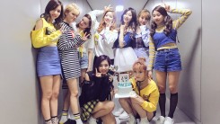 Twice Wins 1st Place For 'TT'