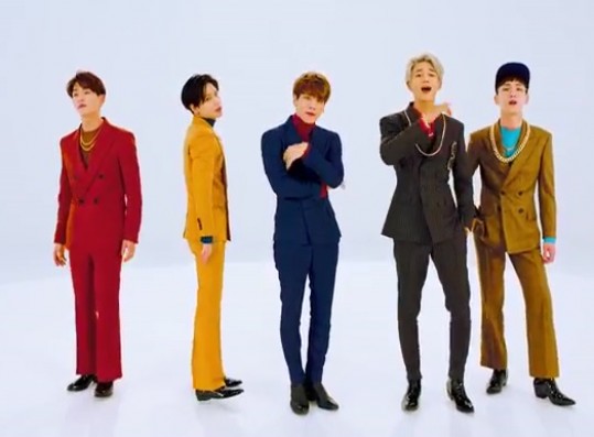 SHINee in their new music video 