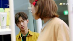 Bok-Joo is very surprised to meet Jun-Hyung at weight reduction clinic in the 