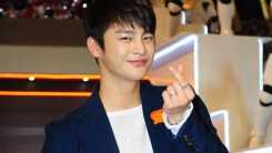 Seo In-guk Attends Christmas Lighting Ceremony In Shanghai