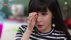 A snapshot of Park Bom crying in one of the episodes of SBS' 