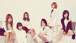 Apink posing in autumn clothes