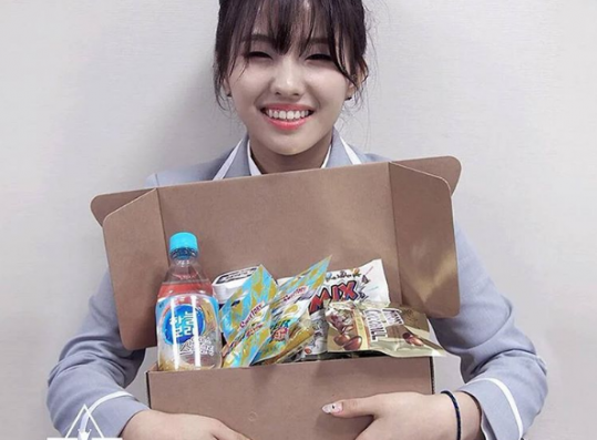 Jeon Soyeon Is An Official Cube Entertainment Artist