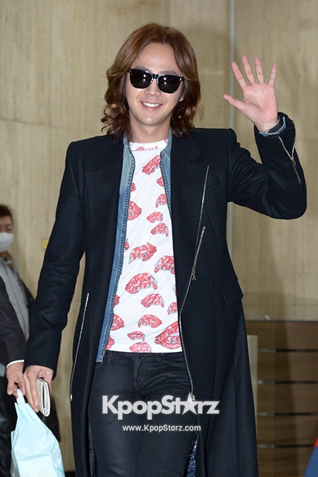 Airport Fashion: 'Prince' Jang Keun Suk Returns to Korea from Japan in ...