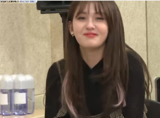 Somi cried when revealing her concern about her voice on 