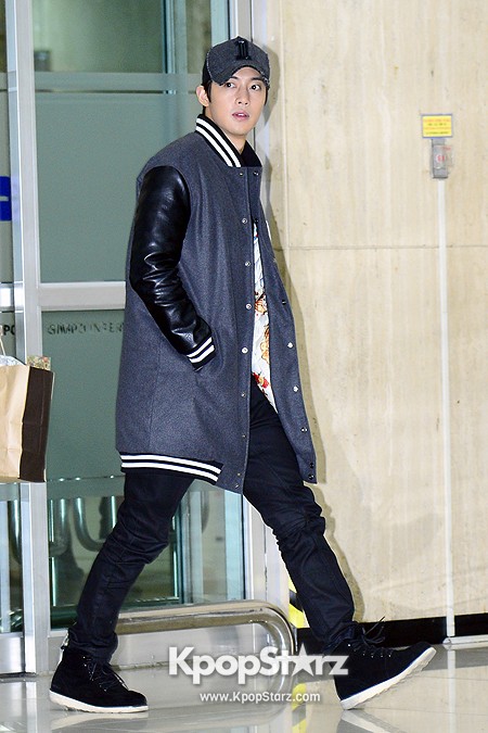 Airport Fashion: Kim Hyun Joong Returns Looking 