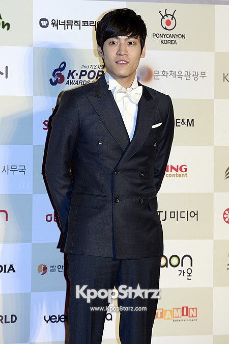 Gaon Chart Red Carpet: Roy Kim [PHOTOS] | KpopStarz