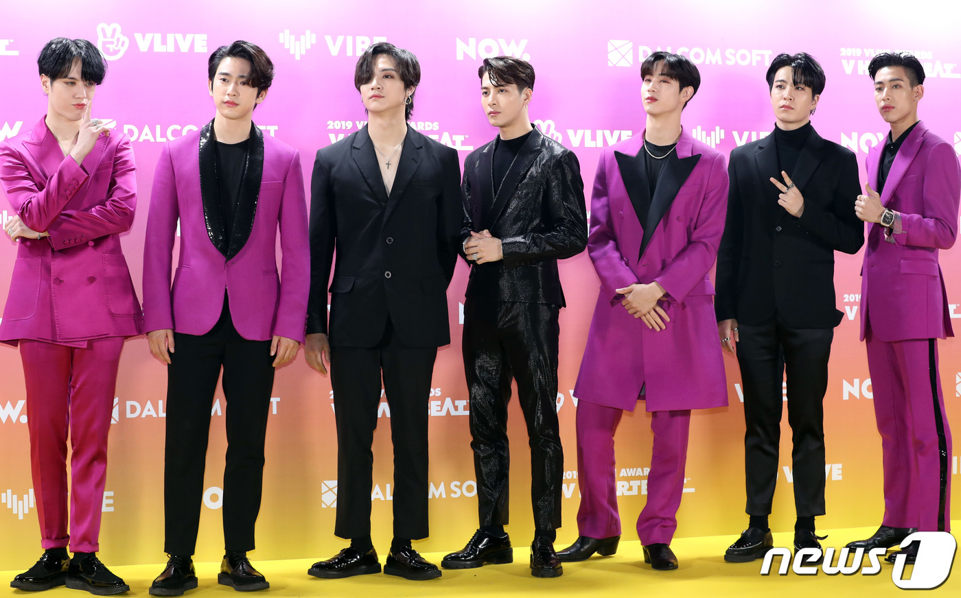 GOT7 Photos From The 2019 VLIVE AWARDS V HEARTBEAT | KpopStarz