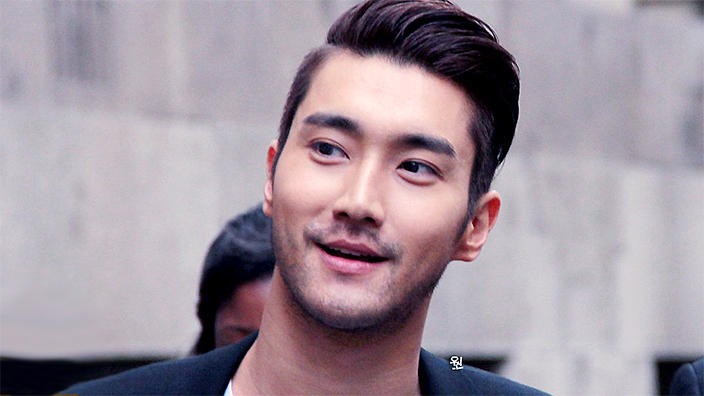 Super Junior Siwon Chinese Fan Club Shut Down After Making A Comment About Hong Kong's Issue