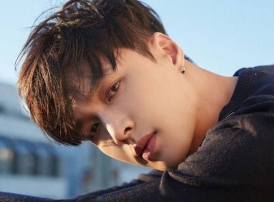 EXO Lay To Release An Online Documentary Called 