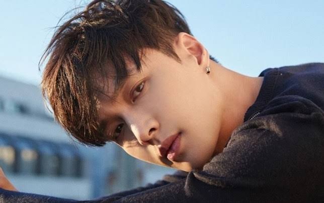 EXO Lay To Release An Online Documentary Called "Reknow"