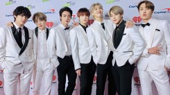 BTS, US 'Jingle Ball' decorated with white suit