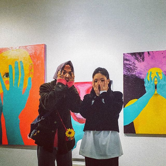 Jennie visited Song Min-ho's painting exhibition