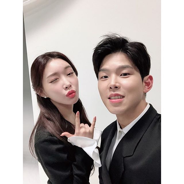 Chungha X Paul Kim, Black and White Look