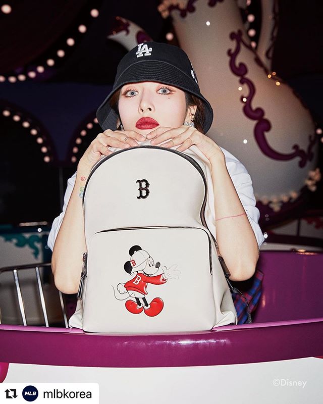 Hyun-a selects street casual brand 'MLB' model