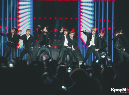 Stray Kids World Tour ‘District 9 : Unlock’ EXCLUSIVE PHOTOS In NYC