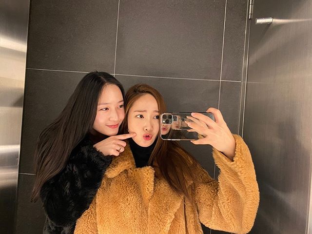 A warm two-shot with Krystal and Jessica