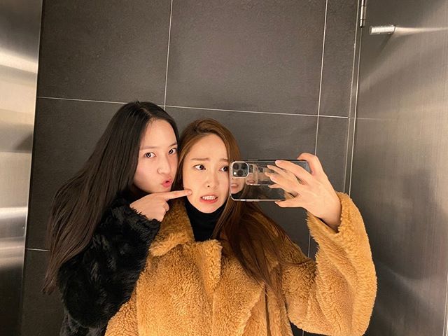 A warm two-shot with Krystal and Jessica